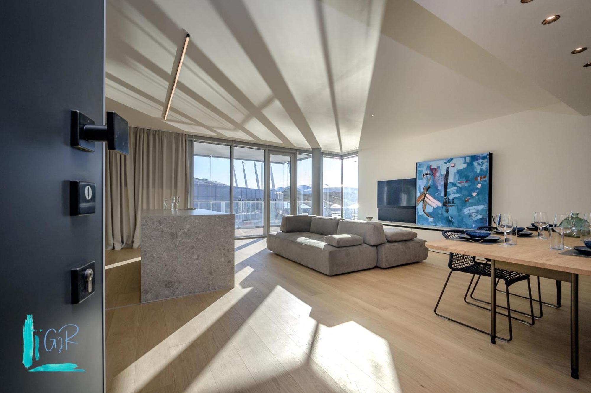 Luxury Waterfront