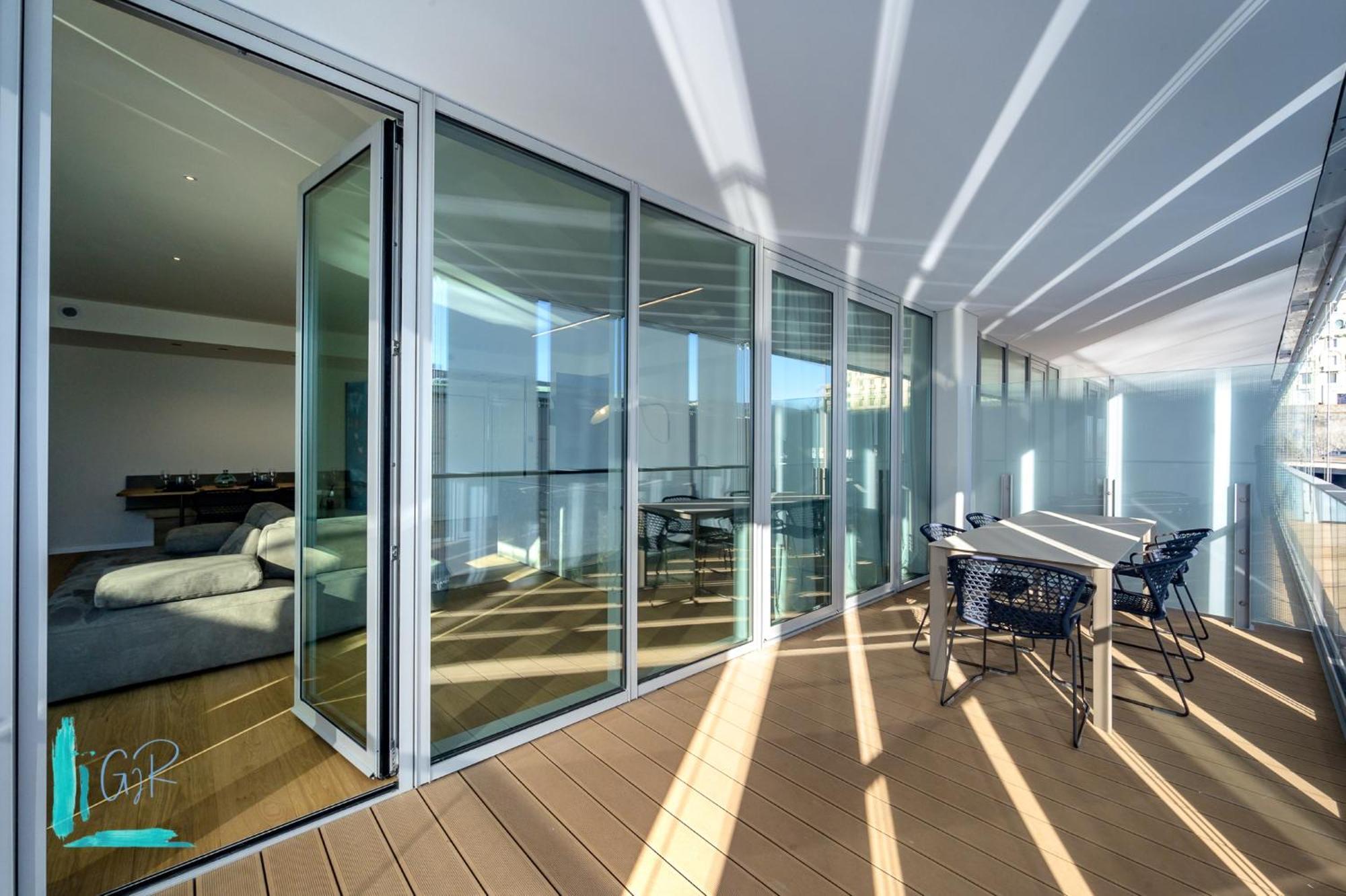 Luxury Waterfront *
